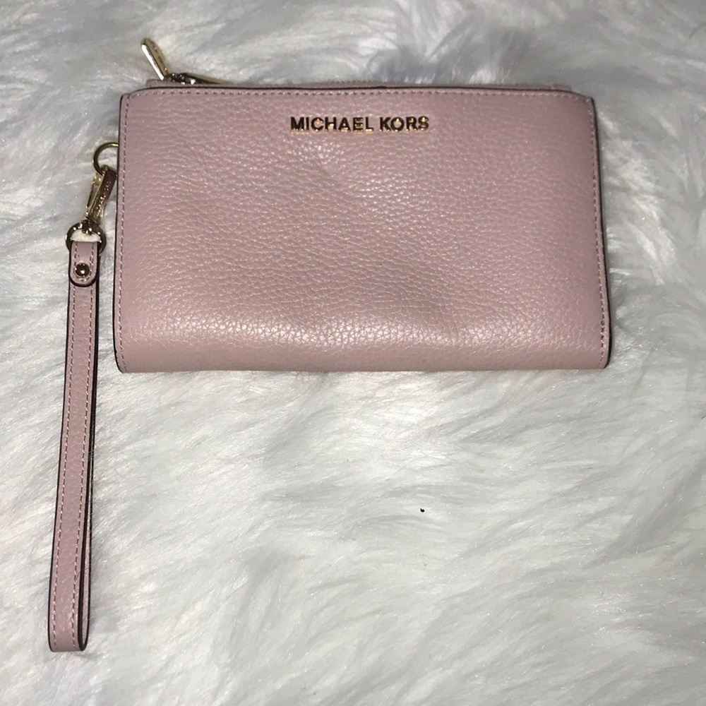 🚫SOLD MK pink leather wristlet wallet phone case